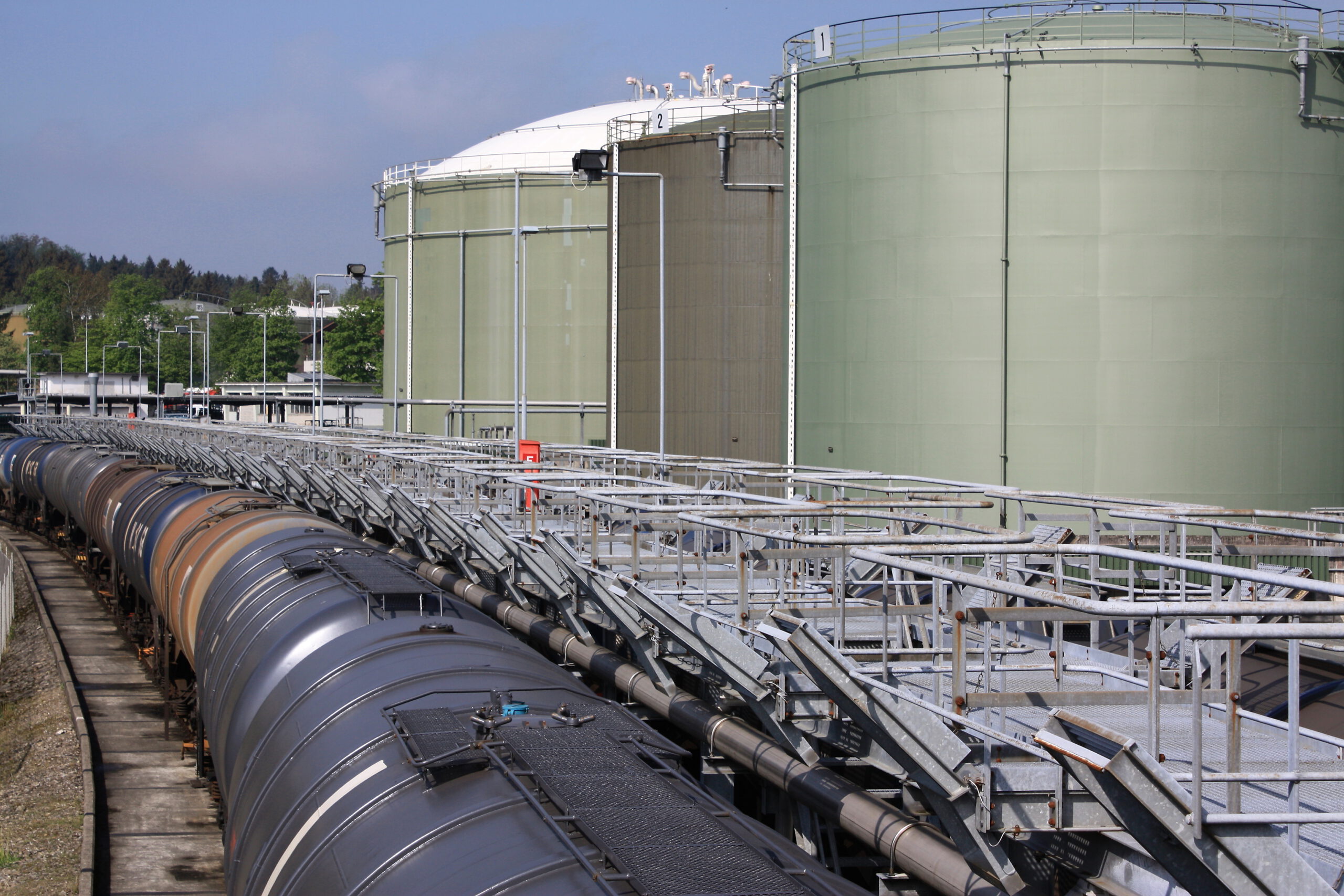 oil tanks and oil trucks / oil refuel
